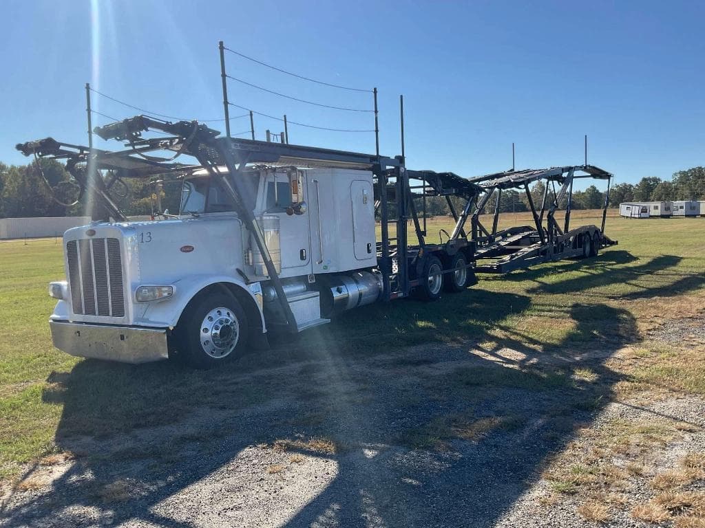 Image of Peterbilt 389 Primary image