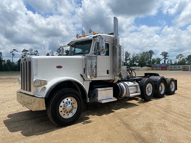 Image of Peterbilt 389 equipment image 1