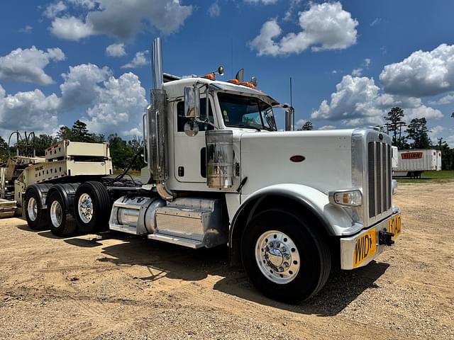 Image of Peterbilt 389 equipment image 1