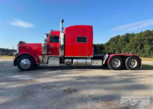 Image of Peterbilt 389 equipment image 1