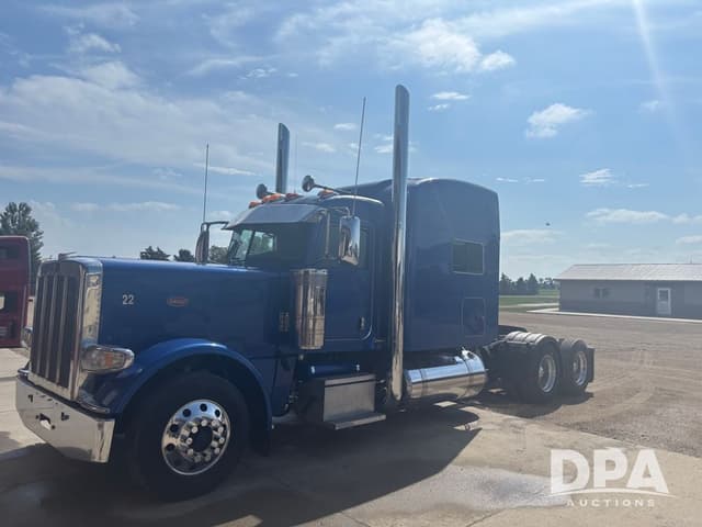 Image of Peterbilt 389 equipment image 1