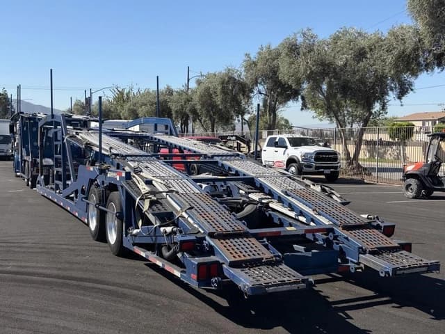 Image of Peterbilt 389 equipment image 3