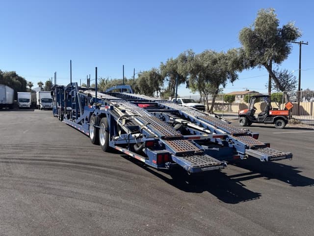 Image of Peterbilt 389 equipment image 4