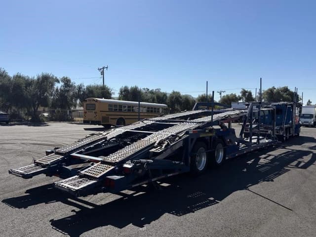 Image of Peterbilt 389 equipment image 2