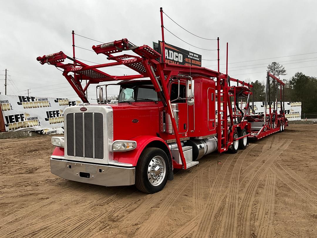 Image of Peterbilt 389 Primary image