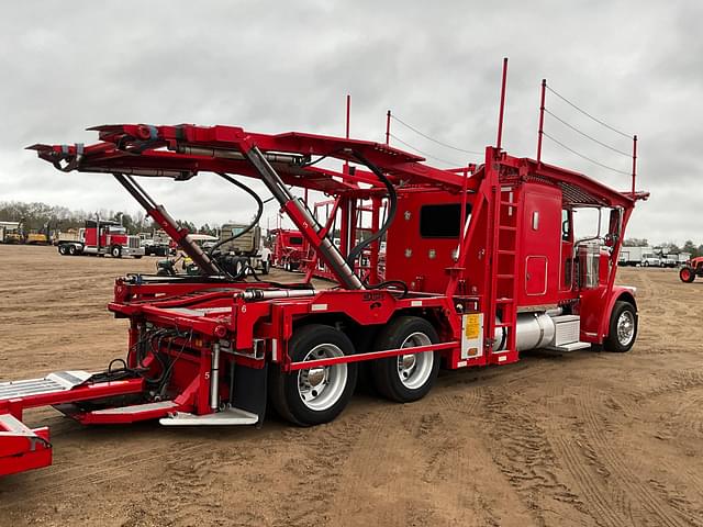 Image of Peterbilt 389 equipment image 4