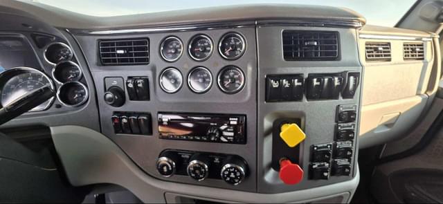 Image of Peterbilt 567 equipment image 2
