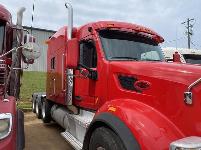 Image of Peterbilt 567 equipment image 3