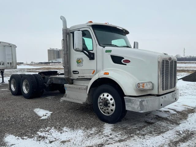 Image of Peterbilt 567 equipment image 1