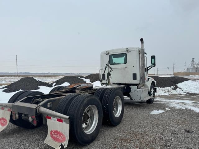 Image of Peterbilt 567 equipment image 2