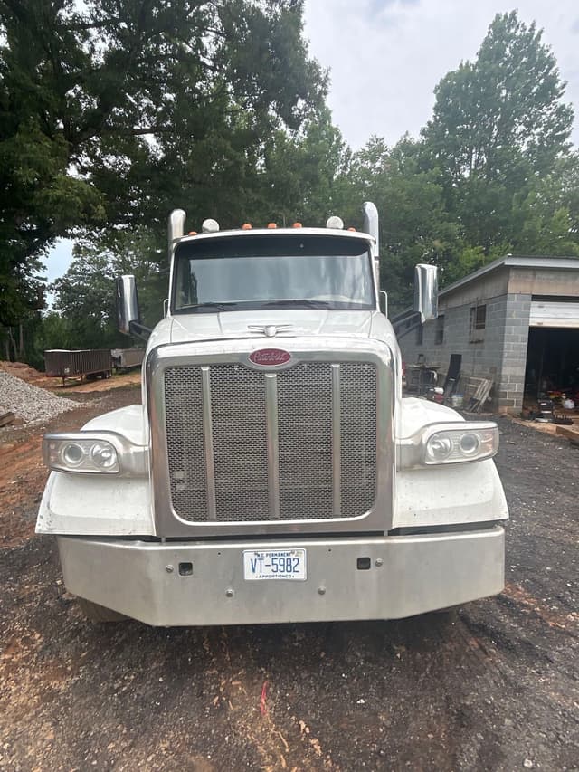 Image of Peterbilt 567 equipment image 1
