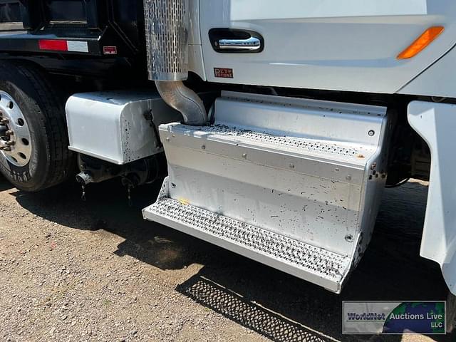 Thumbnail image Peterbilt 567 29