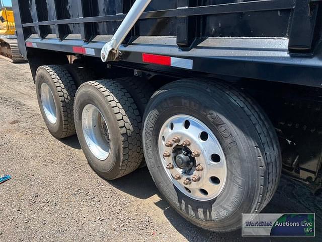 Thumbnail image Peterbilt 567 33