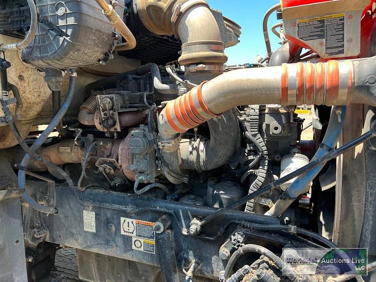 Main image Peterbilt 567 39