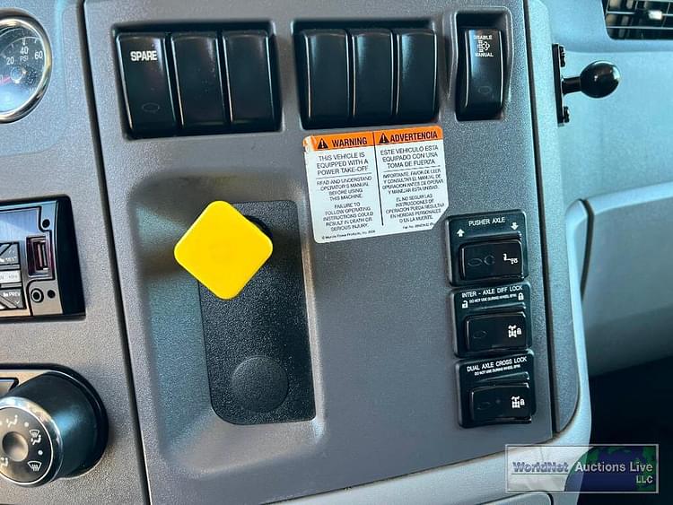 Main image Peterbilt 567 25