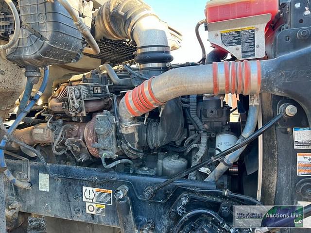 Thumbnail image Peterbilt 567 43