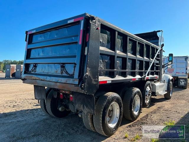 Thumbnail image Peterbilt 567 4