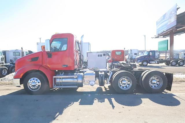 Image of Peterbilt 579 equipment image 4