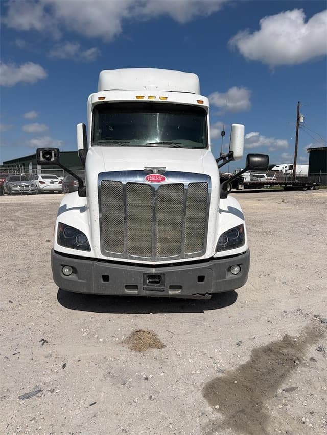 Image of Peterbilt 579 equipment image 1