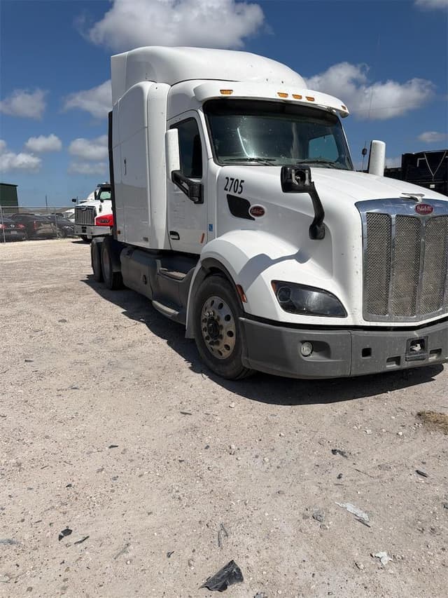 Image of Peterbilt 579 equipment image 2
