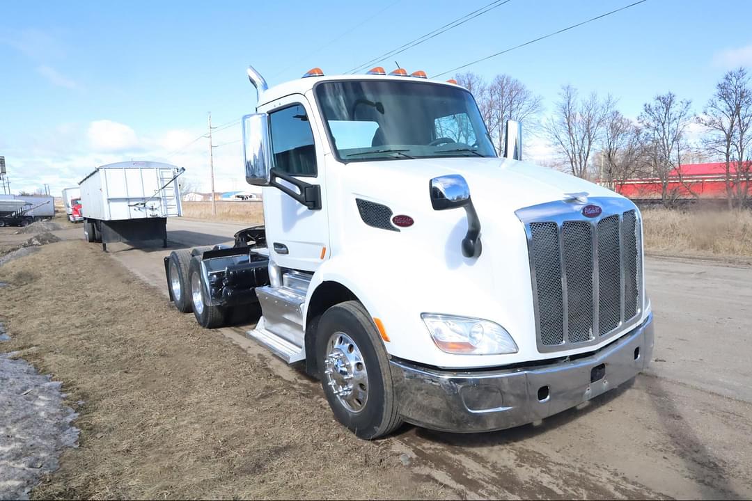 Image of Peterbilt 579 Primary image