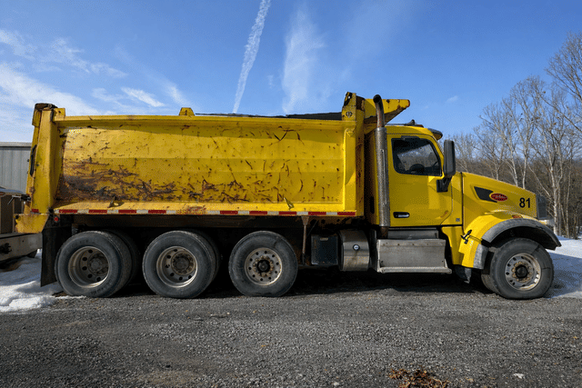 Image of Peterbilt 579 equipment image 1