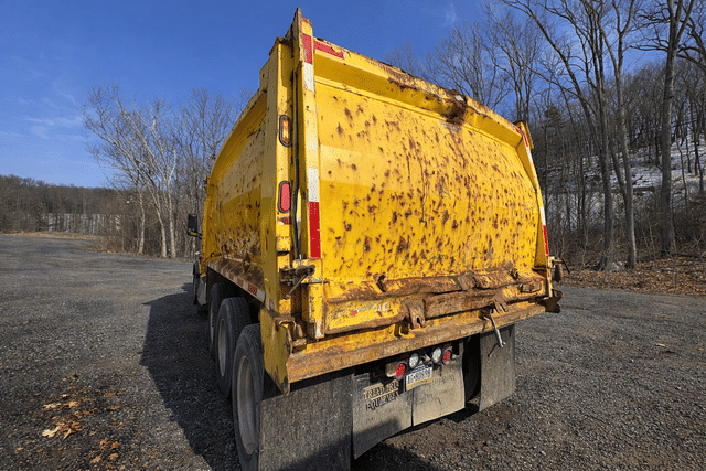 Image of Peterbilt 579 equipment image 4