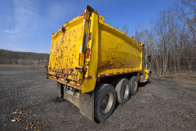 Image of Peterbilt 579 equipment image 3