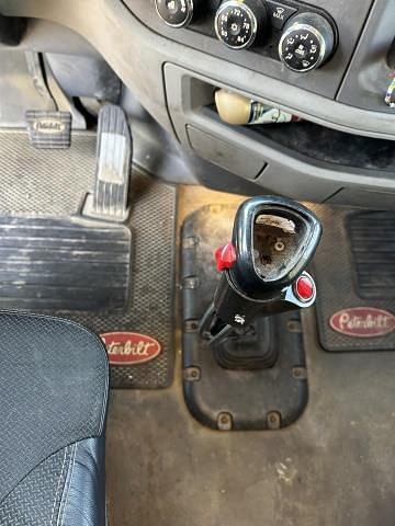 Image of Peterbilt 579 equipment image 3