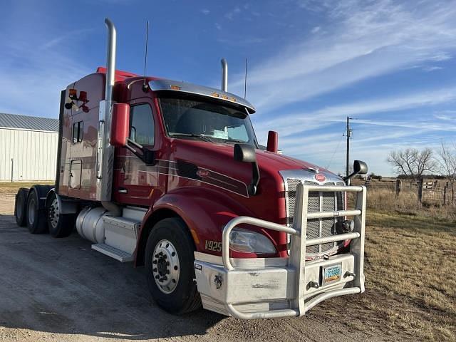Image of Peterbilt 579 Primary image