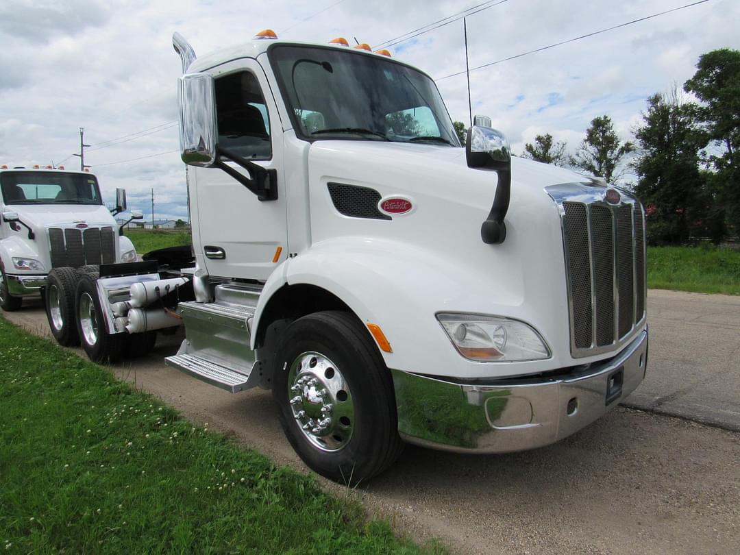 Image of Peterbilt 579 Primary image
