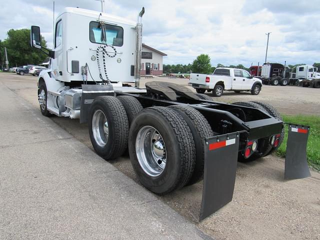 Image of Peterbilt 579 equipment image 2