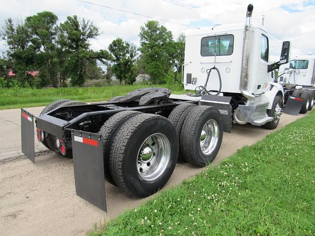 Image of Peterbilt 579 equipment image 3