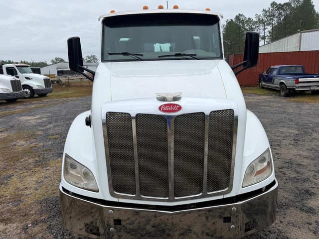 Image of Peterbilt 579 equipment image 2
