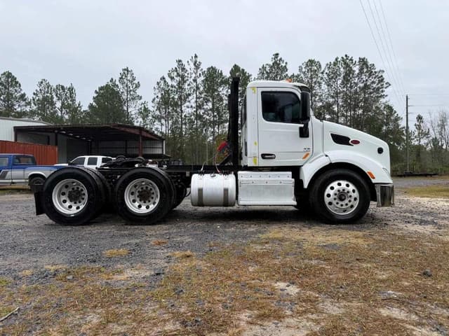 Image of Peterbilt 579 equipment image 4