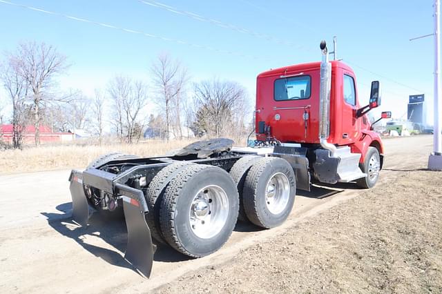 Image of Peterbilt 579 equipment image 2