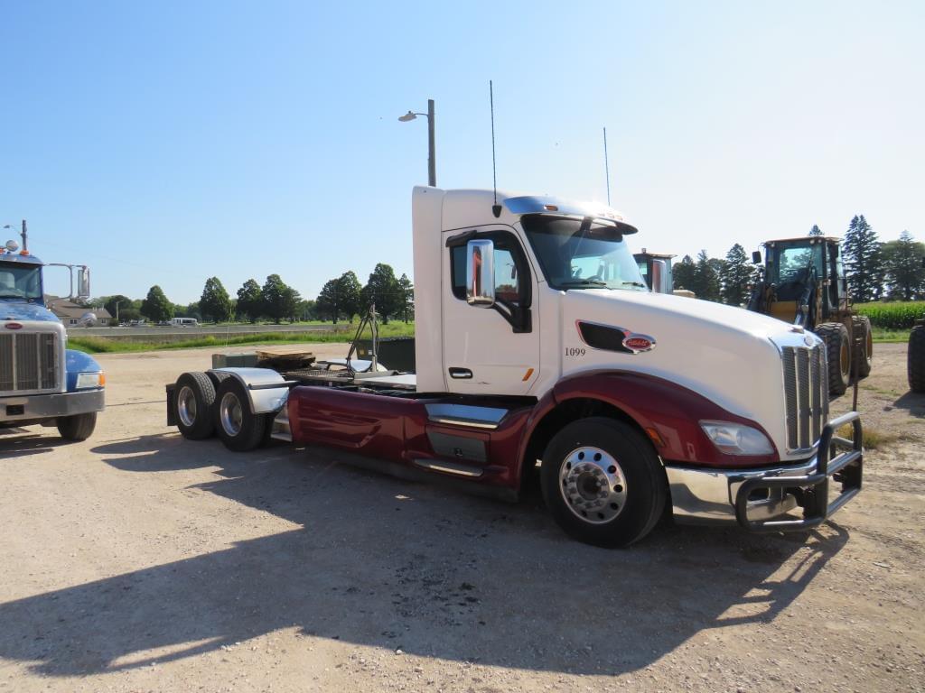 Image of Peterbilt 579 Primary image