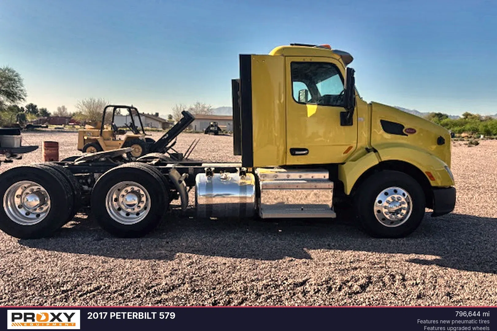 2017 Peterbilt 579 Equipment Image0