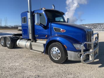 Main image Peterbilt 579