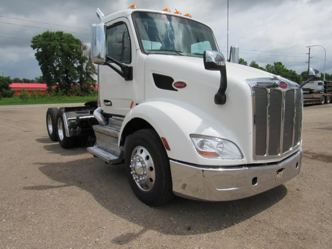 Image of Peterbilt 579 Primary Image