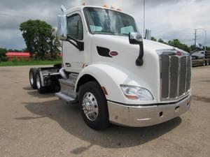 2017 Peterbilt 579 Image