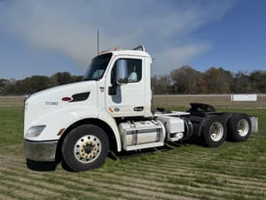 2017 Peterbilt 579 Image