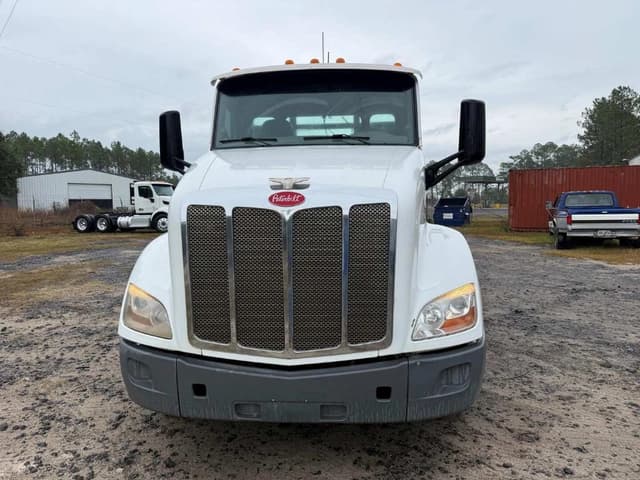 Image of Peterbilt 579 equipment image 1