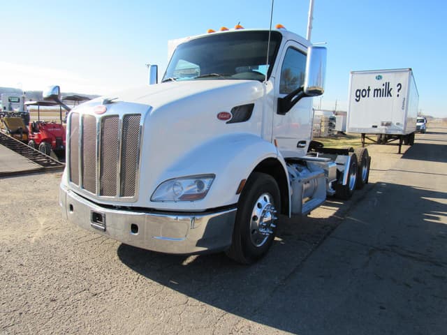 Image of Peterbilt 579 equipment image 1