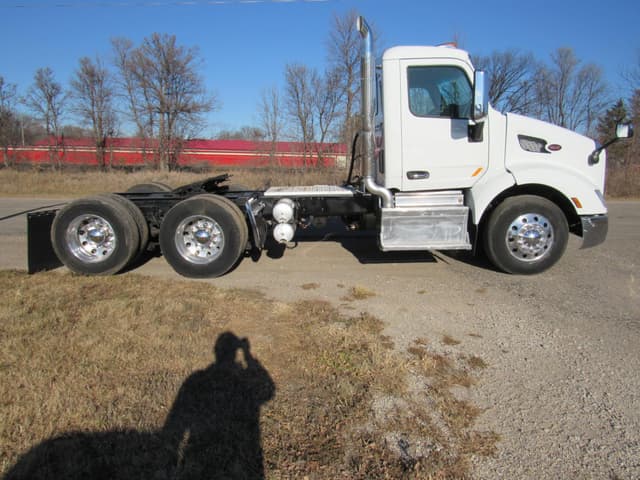 Image of Peterbilt 579 equipment image 4