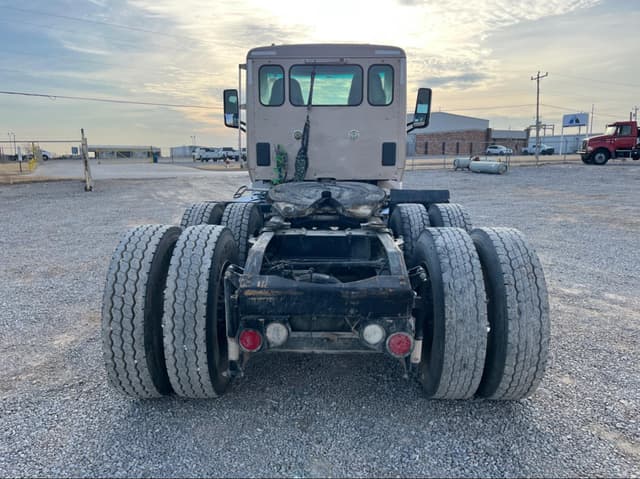 Image of Peterbilt 579 equipment image 3