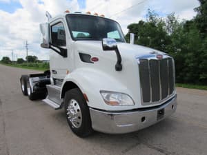 2017 Peterbilt 579 Image