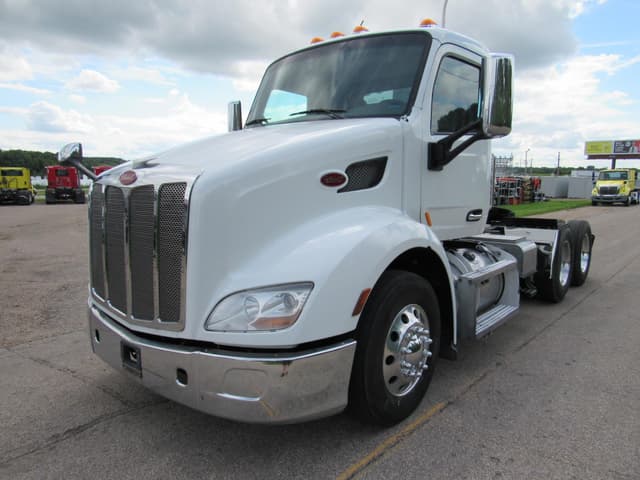 Image of Peterbilt 579 equipment image 1
