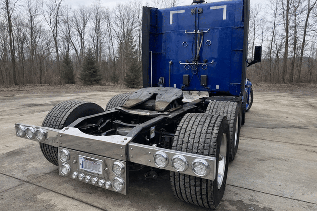 Image of Peterbilt 579 equipment image 3