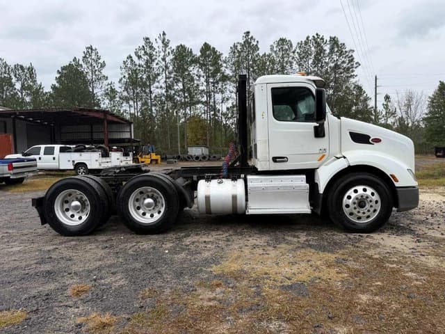 Image of Peterbilt 579 equipment image 3